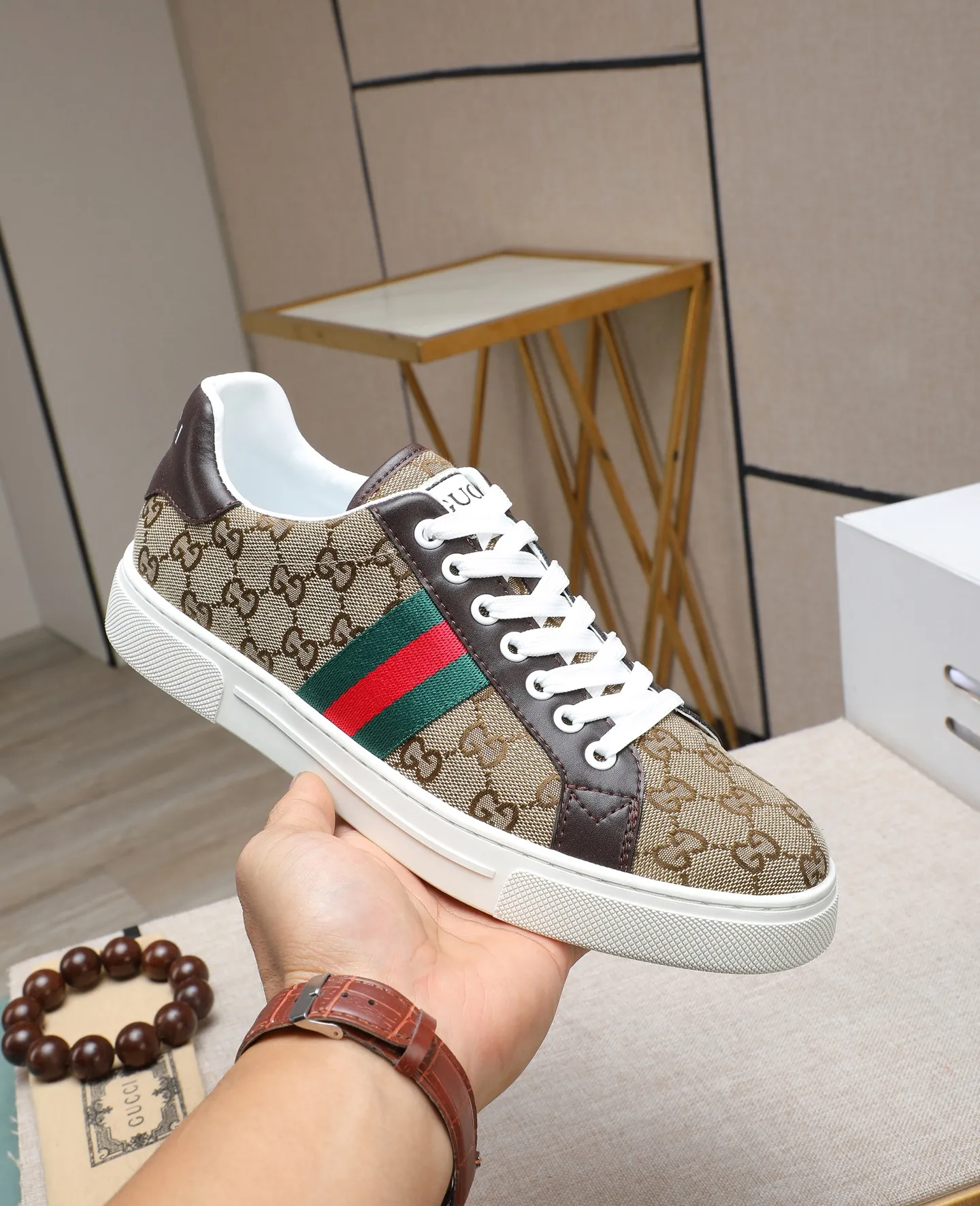 Men's shoes 💰420 GUCCI🔍🔍The latest model is available at the counter simultaneously. Original calfskin imported from Italy, genuine leather lining, (high-end, extravagant and classy) with exquisite workmanship. Sole: Original sole provided by the original factory. ⚠Exclusive double-layer movable molded sole is super comfortable⚠. Photographed in real life. 🎬The real thing is better. 🔍🔍"High quality·Follow the order" code number 38-44